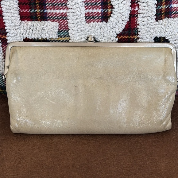 HOBO International Lauren Ivory Leather Double Kisslock Wallet Clutch - Picture 2 of 13